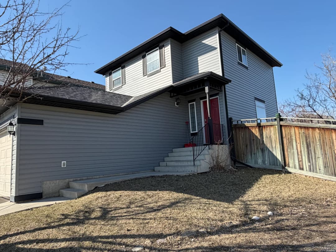 Vinyl Siding Replacement with Tyvek HomeWrap