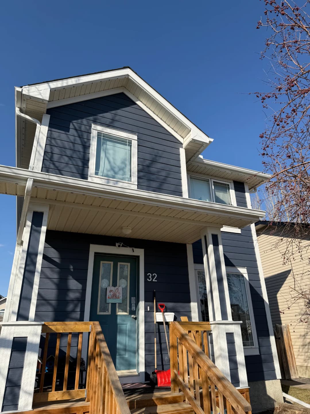 Northeast hail-damaged vinyl siding replaced with Hardie board upgrade